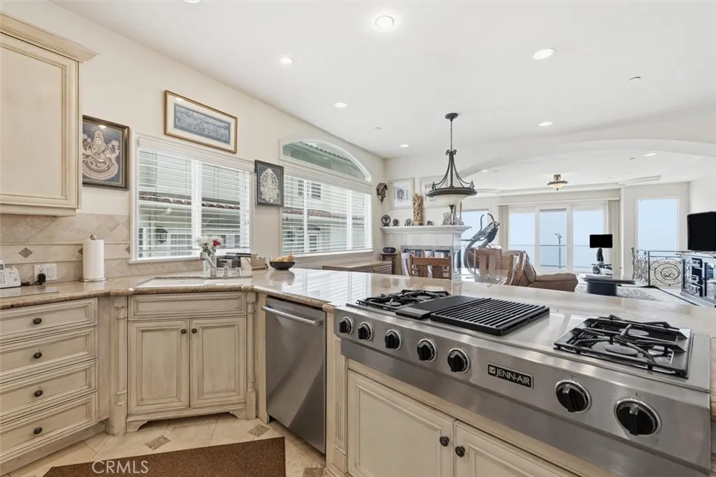 Additional image 58 of 814 Esplanade Unit A, Redondo Beach, CA 90277