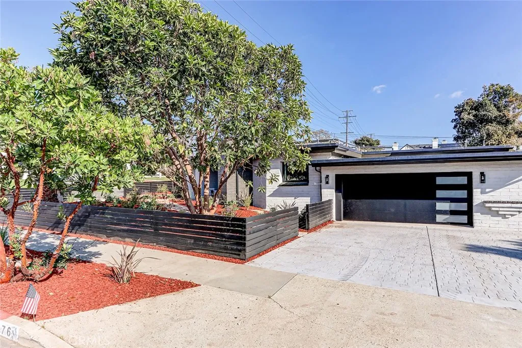 Additional image 3 of 876 Center Street, El Segundo, CA 90245