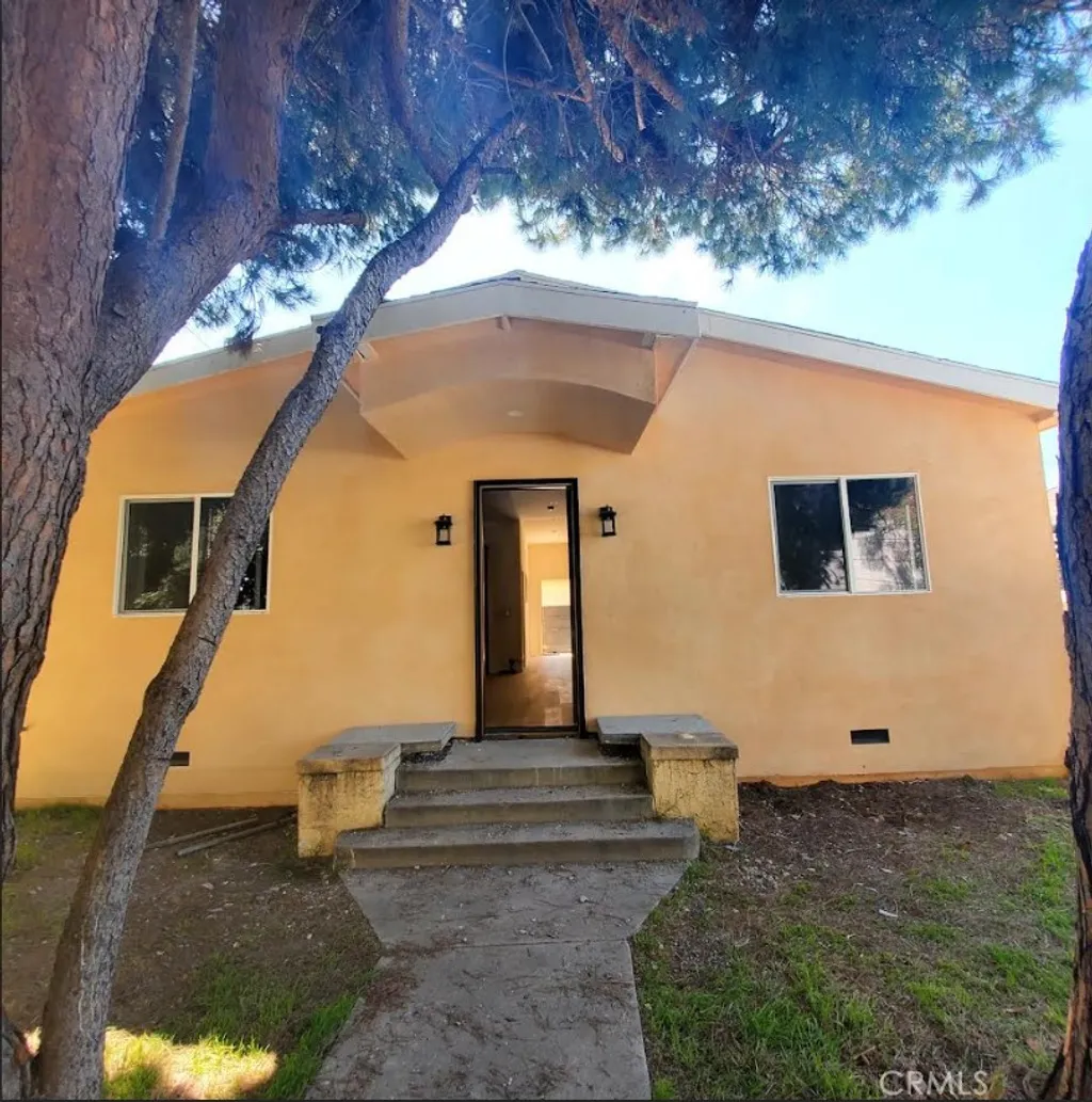 Additional image 3 of 3765 Globe, Los Angeles, CA 90066