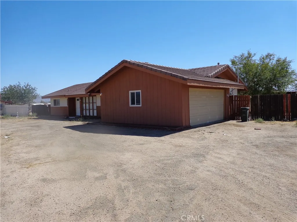 Additional image 3 of 19993 Rimrock Rd, Apple Valley, CA 92307