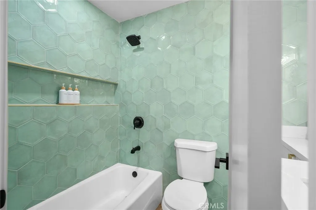 Additional image 71 of 17381 Meer Cir, Huntington Beach, CA 92647