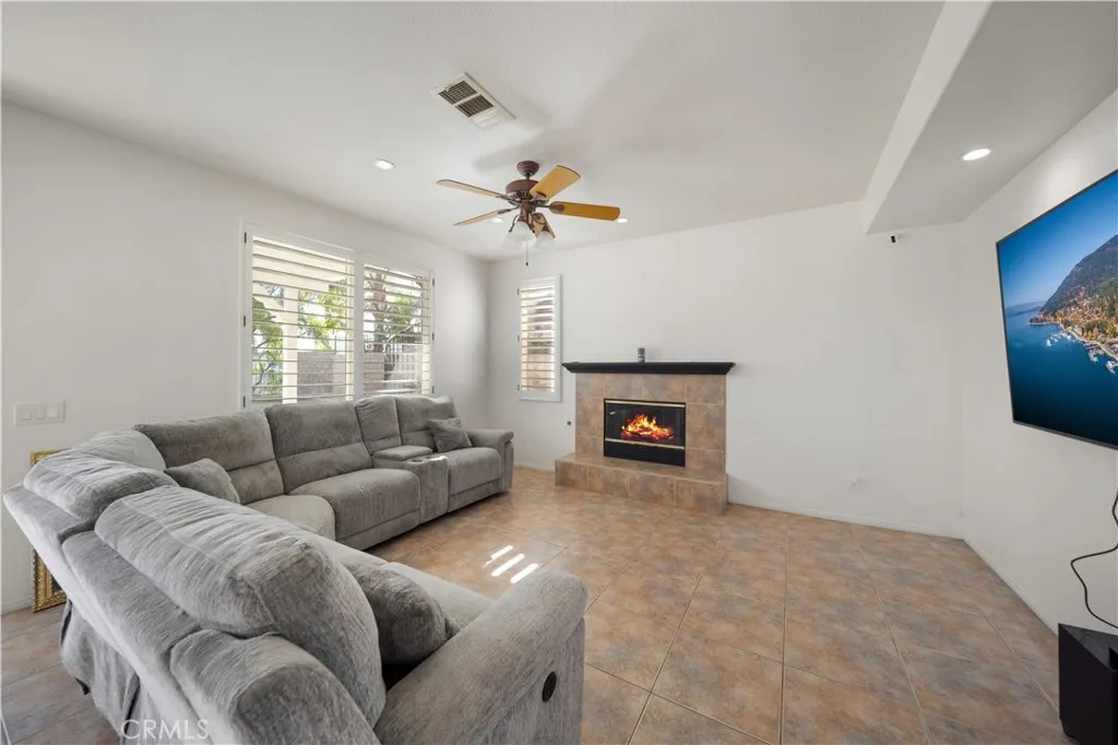 Additional image 8 of 29052 Madrid Place, Castaic, CA 91384