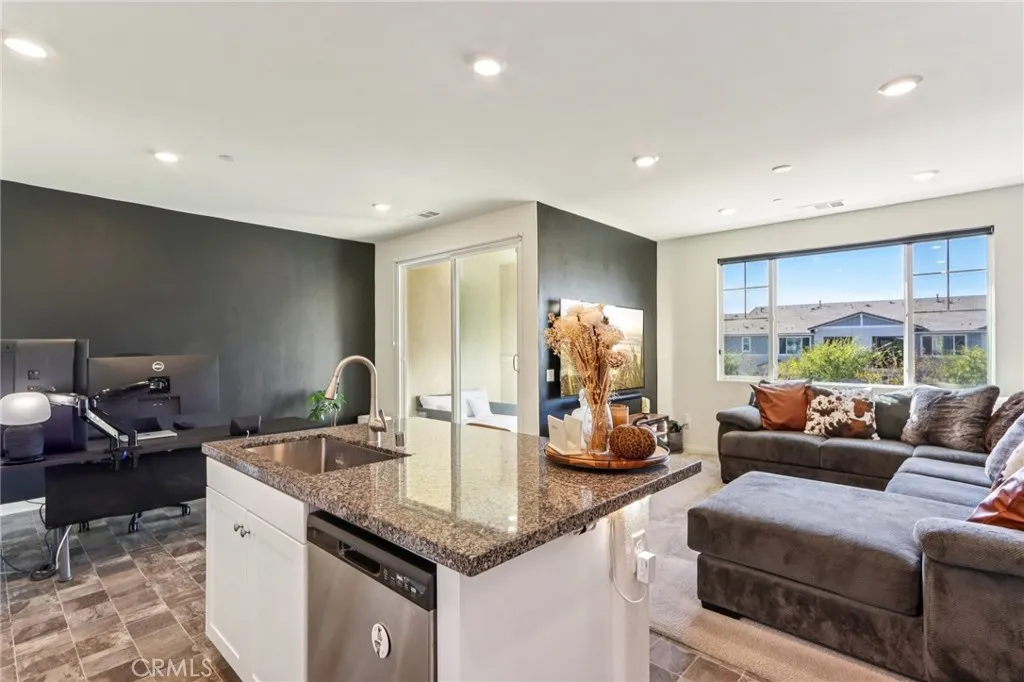 Additional image 6 of 16620 Wyndham Lane Unit 9, Fontana, CA 92336