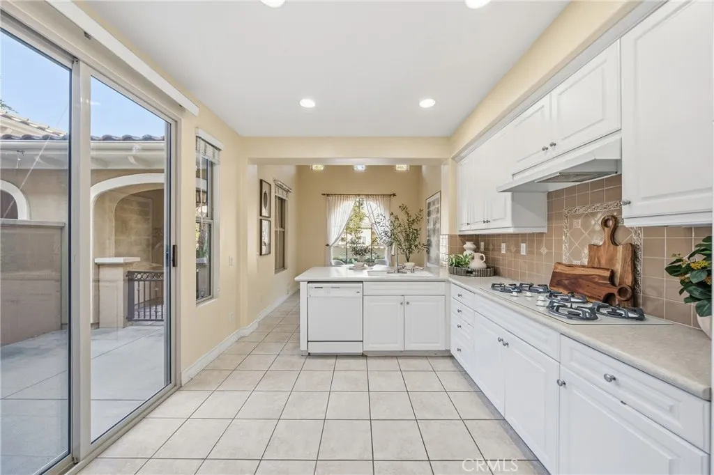 Additional image 6 of 123 Chantilly, Irvine, CA 92620