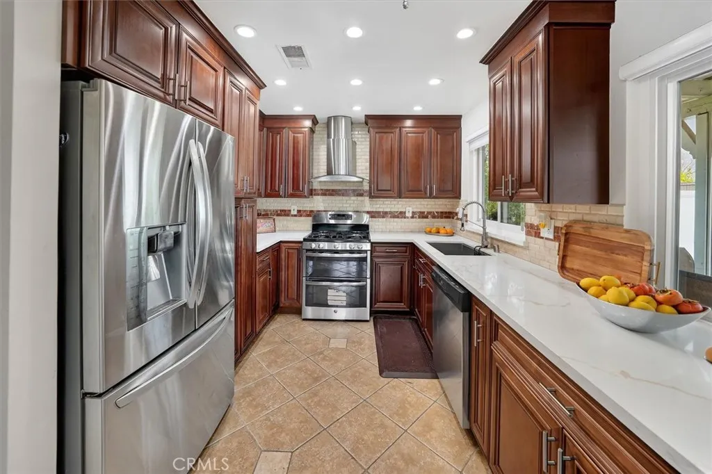 Additional image 10 of 26530 Goldfinch Pl, Canyon Country, CA 91351