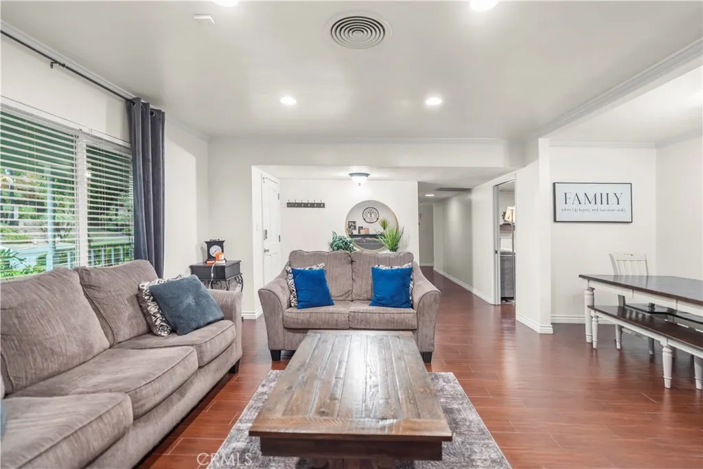 Additional image 56 of 1811 Country Club Dr, Bakersfield, CA 93306