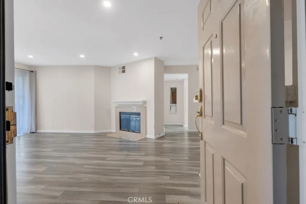 Additional image 2 of 5744 Oak Bend Lane Unit 203, Oak Park, CA 91377