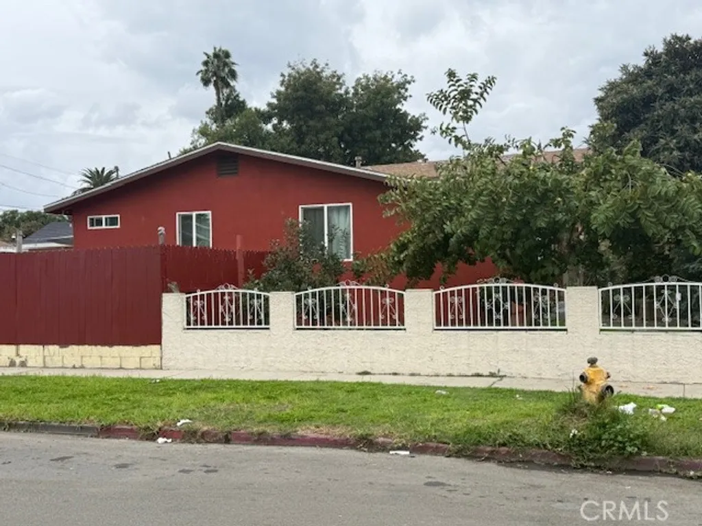 758 E 76th PL, Los Angeles, CA 90001