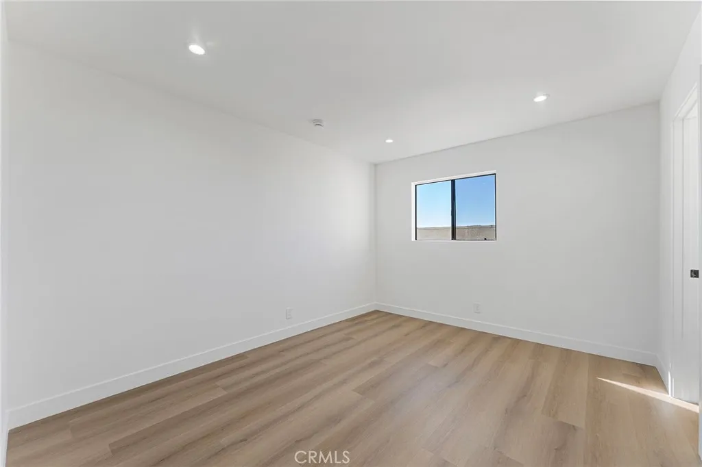 Additional image 15 of 10219 Pinewood Unit 2, Tujunga, CA 91042