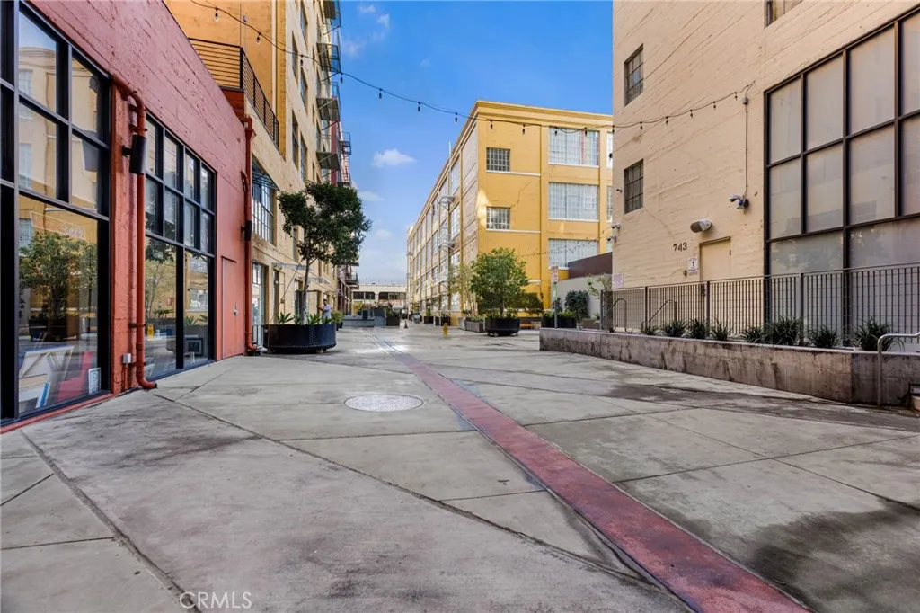 Additional image 42 of 315 E 8th St, Los Angeles, CA 90014