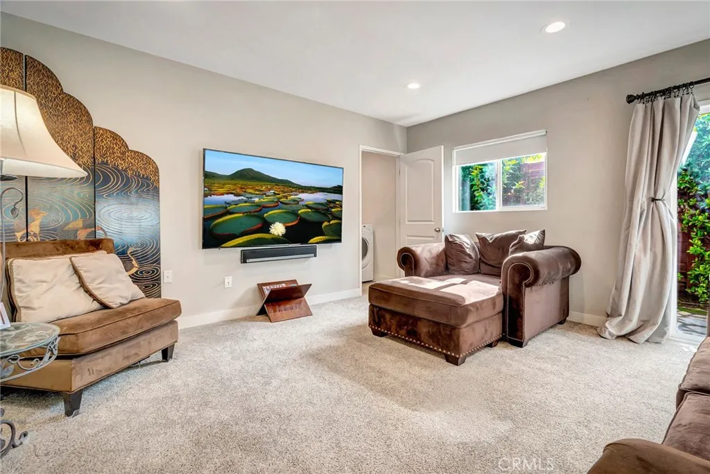 Additional image 21 of 17232 Elkwood St, Lake Balboa, CA 91406