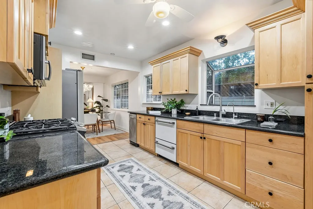 Additional image 100 of 5725 Rhodes Avenue, Valley Village, CA 91607