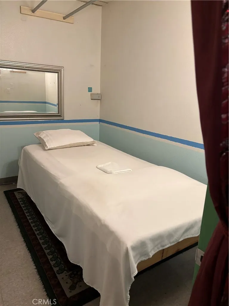 Additional image 41 of 5465 Santa Monica, Los Angeles, CA 90029