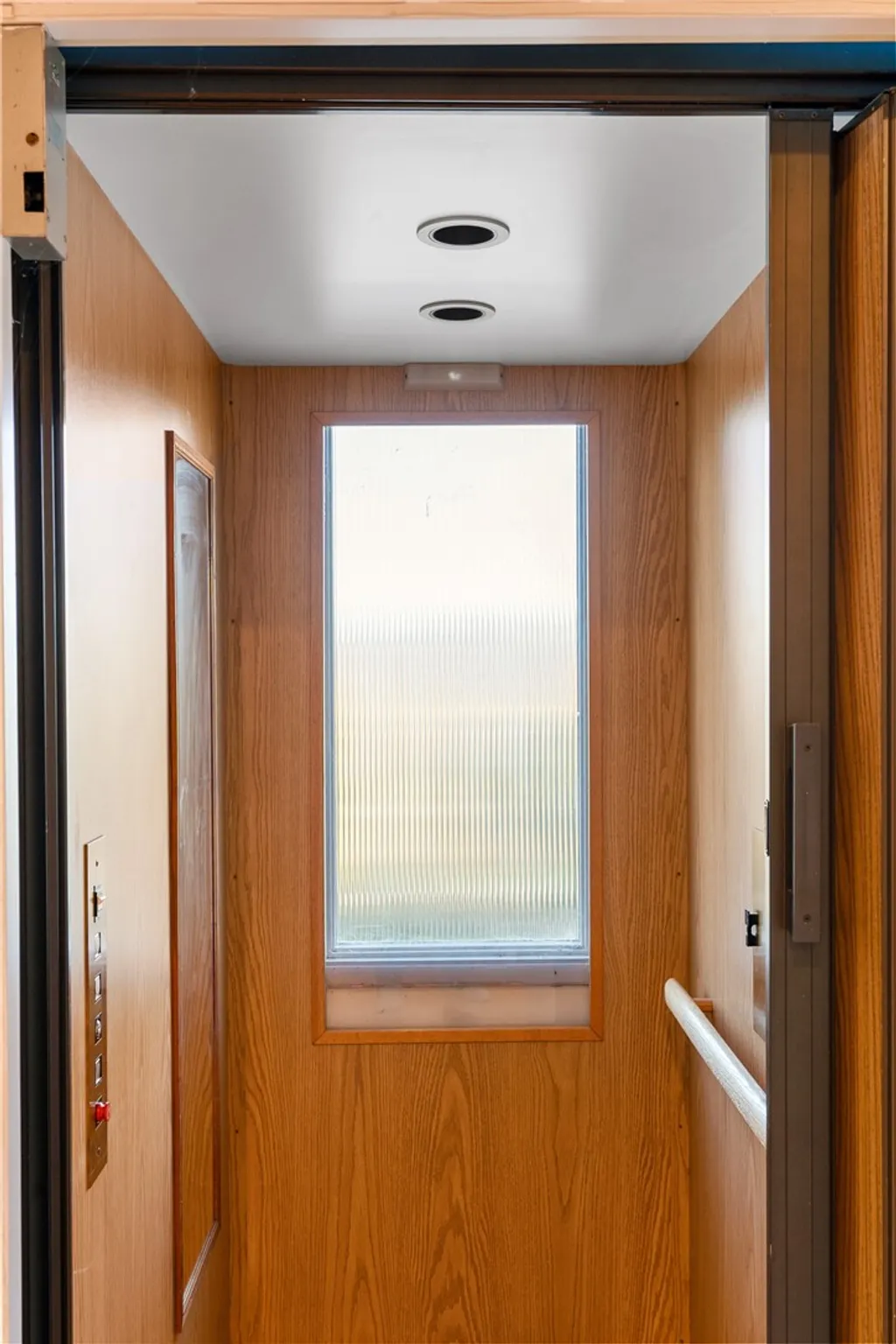 Additional image 15 of 23722 Summit Dr, Calabasas, CA 91302