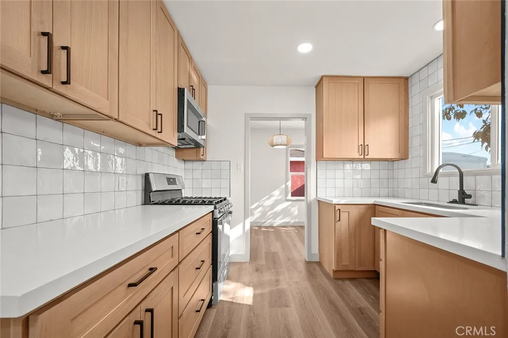 Additional image 12 of 924 W Almond Street, Compton, CA 90220