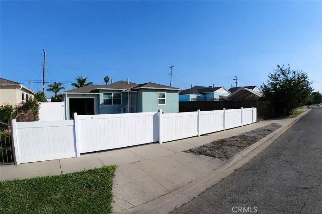 Additional image 2 of 1808 N Grape Ave, Compton, CA 90222