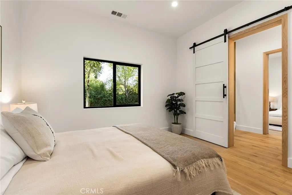 Additional image 101 of 5750 Stansbury Avenue, Sherman Oaks, CA 91401