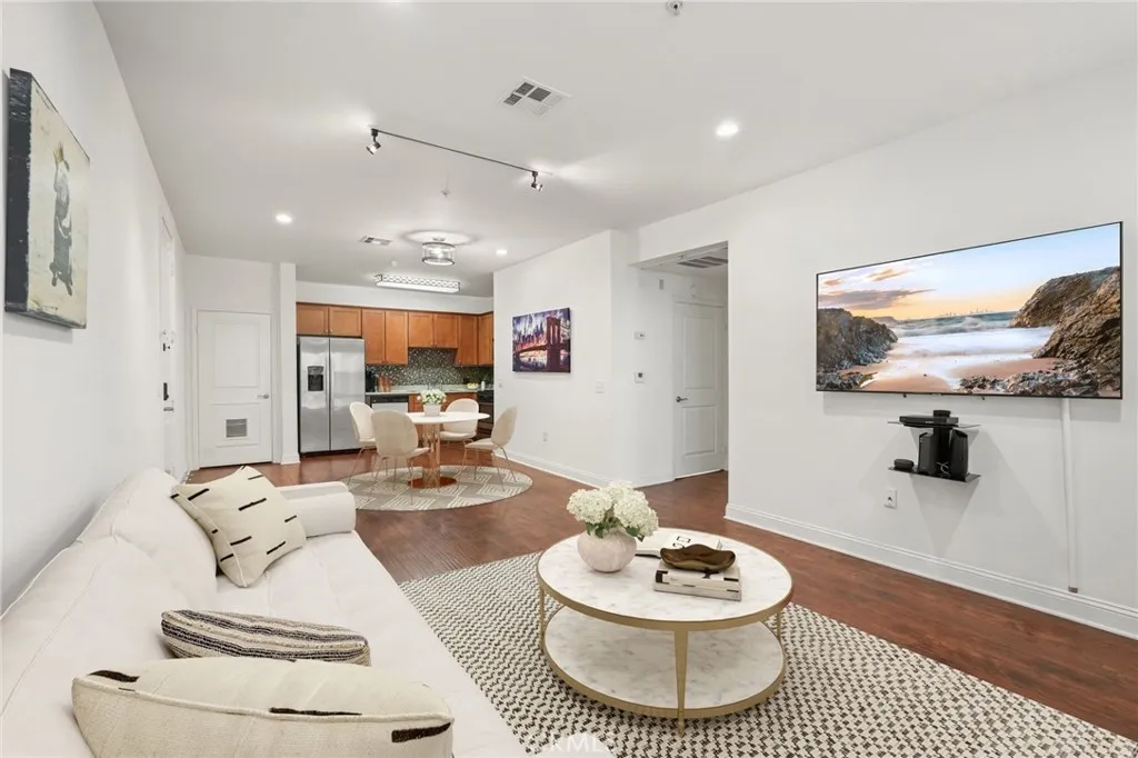 Additional image 32 of 6938 Laurel Canyon Unit 204, North Hollywood, CA 91605