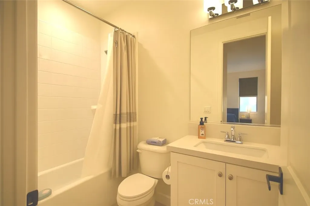 279 Barnes Rd, Tustin, CA 92782