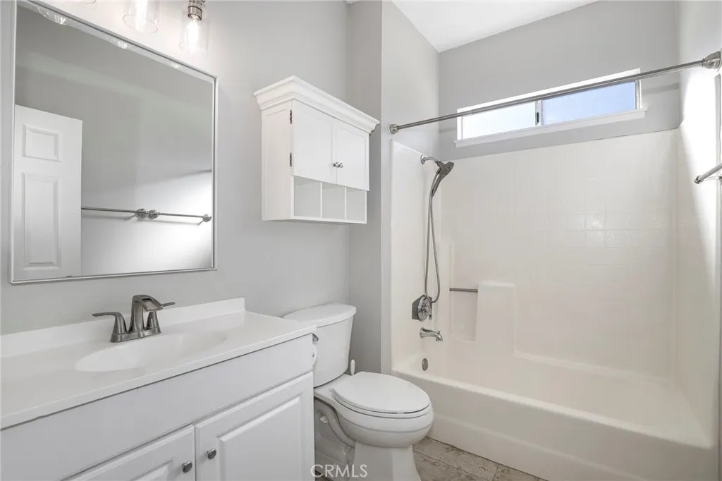 Additional image 32 of 27614 Susan Beth Way Unit F, Saugus, CA 91350