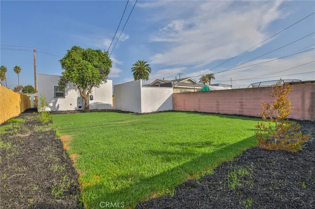 Additional image 71 of 946 E 104th St, Los Angeles, CA 90002