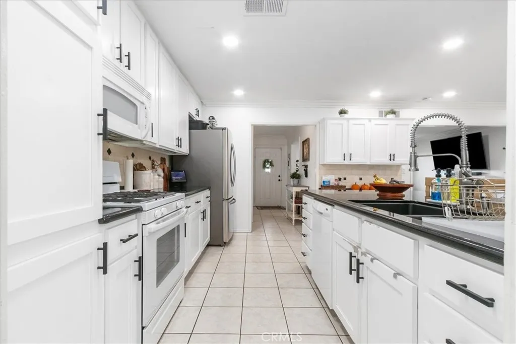 Additional image 13 of 1235 W Cypress Avenue, Redlands, CA 92373