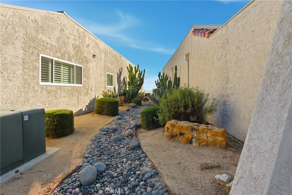 Additional image 3 of 880 W Highpoint, Claremont, CA 91711