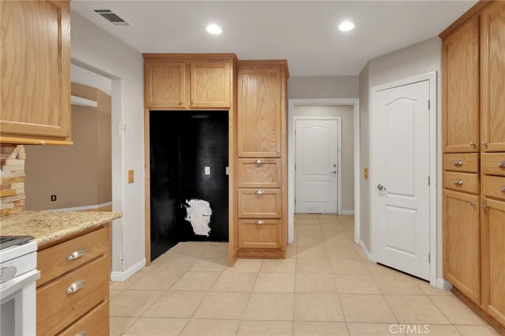 Additional image 11 of 13934 Okesa Rd, Apple Valley, CA 92307