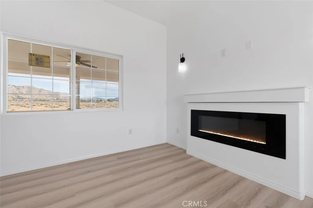 Additional image 82 of 16925 Nanticoke, Apple Valley, CA 92307