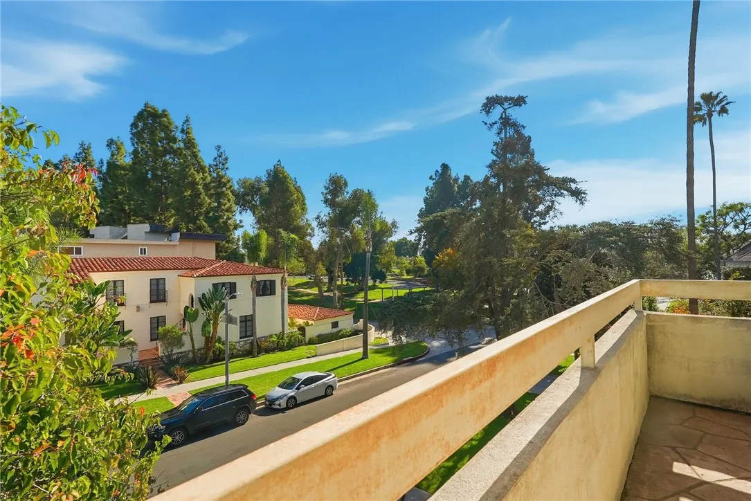 Additional image 58 of 871 S Lucerne Blvd Unit 2, Los Angeles, CA 90005