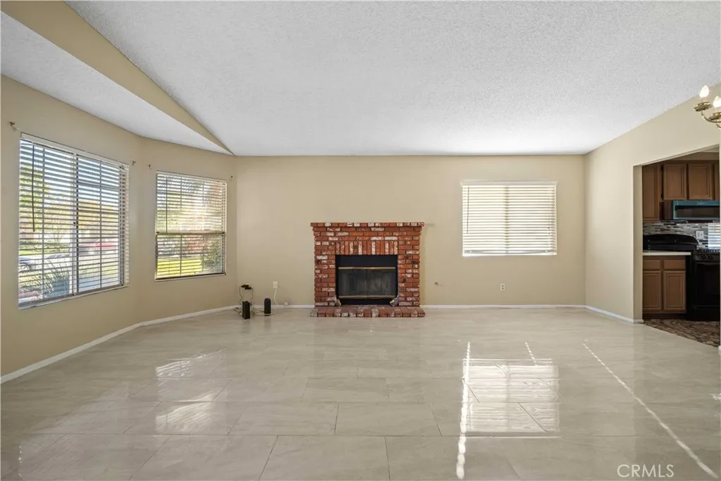 Additional image 4 of 43815 Silver Bow Road, Lancaster, CA 93535