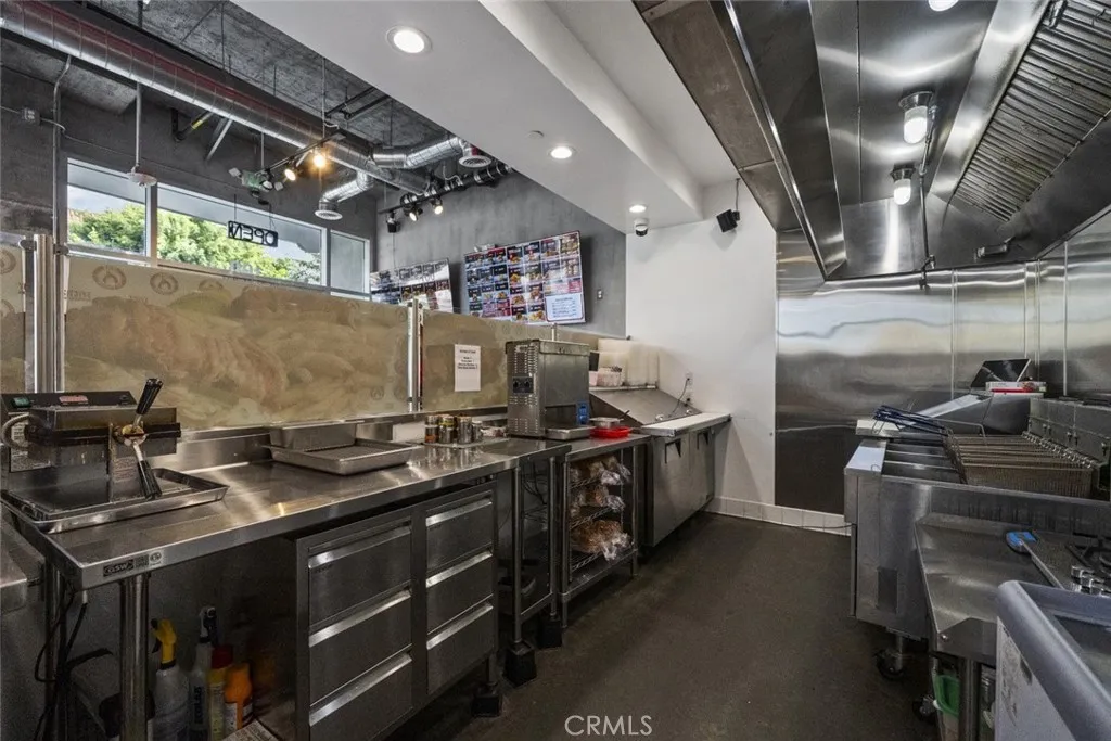 Additional image 5 of 330 Westlake Avenue N Unit 100, Los Angeles, CA 90026