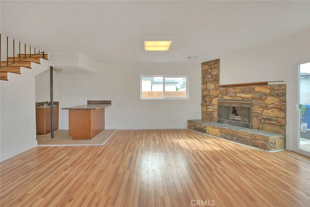 Additional image 33 of 547 W 106th St, Los Angeles, CA 90044