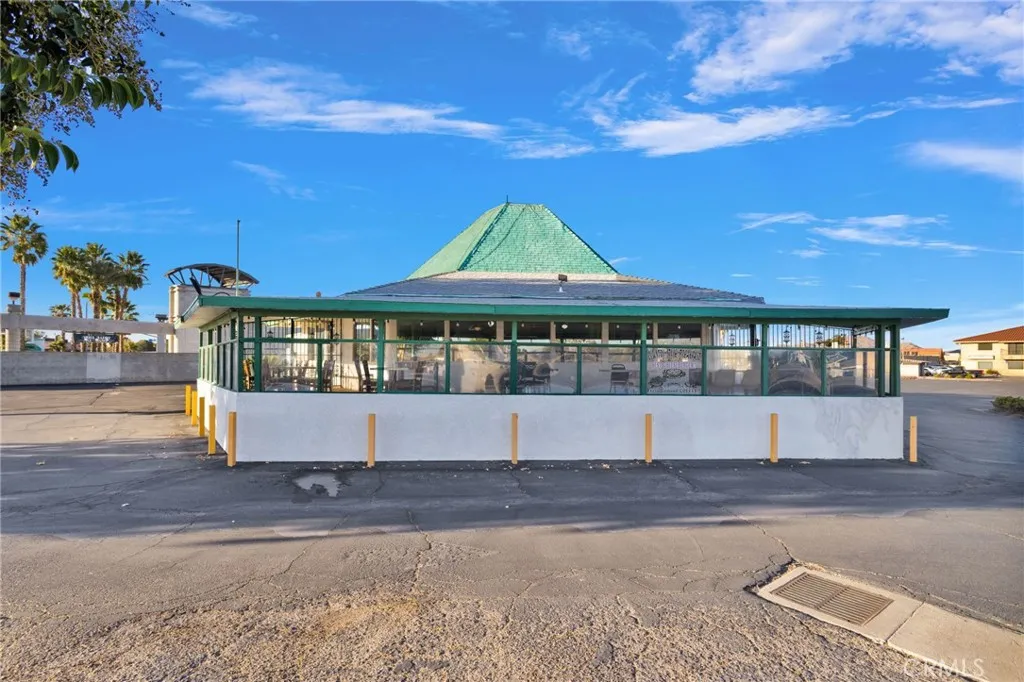 Additional image 6 of 14096 Green Tree Boulevard, Victorville, CA 92395