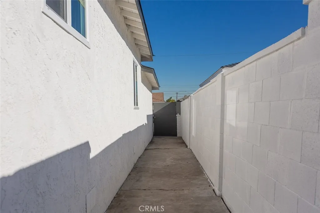 Additional image 76 of 425 S Cliveden Avenue, Compton, CA 90220