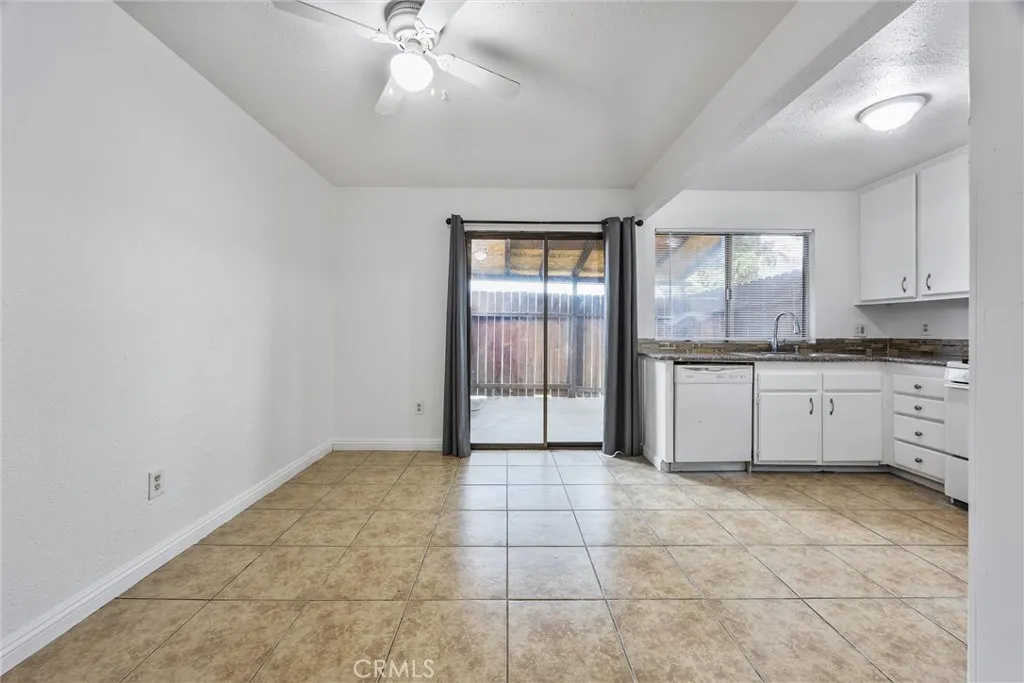 Additional image 40 of 5908 Almendra Court Unit C, Bakersfield, CA 93309