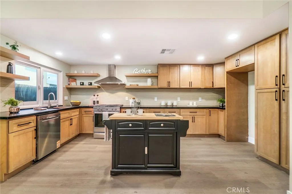 Additional image 112 of 1381 Penrith Ln, Tustin, CA 92780