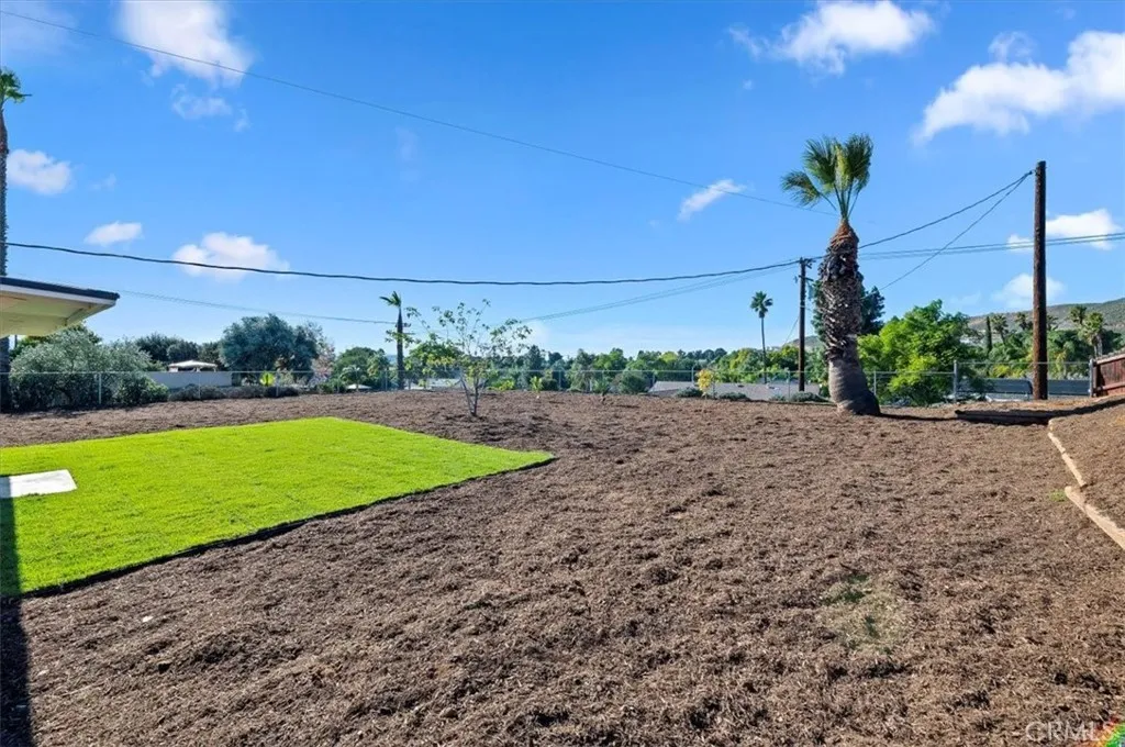 7695 Lakeside Dr, Jurupa Valley, CA 92509