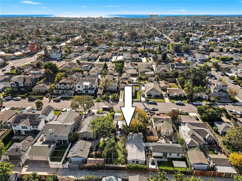 268 Walnut Street, Costa Mesa, CA 92627