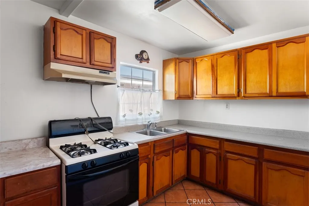 Additional image 57 of 1343 S La Verne Avenue, East Los Angeles, CA 90022