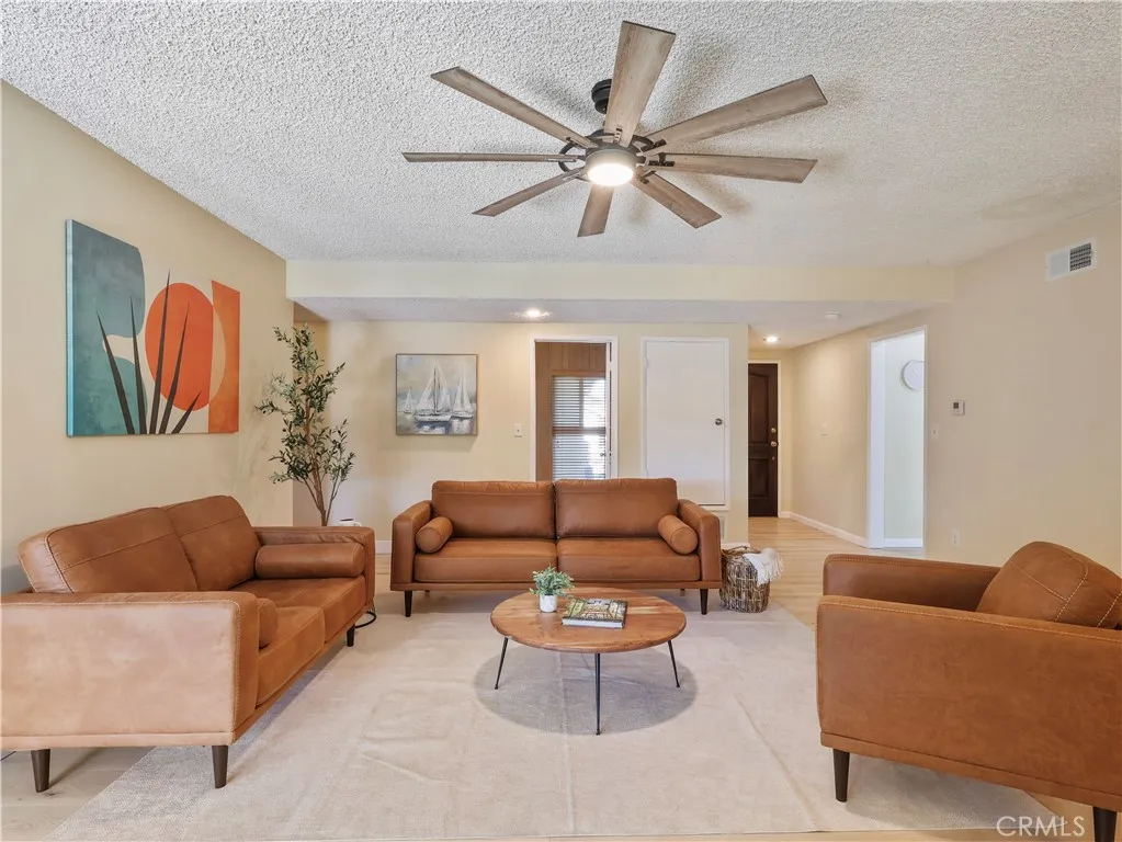 Additional image 88 of 15354 Runnymede Street, Van Nuys, CA 91406