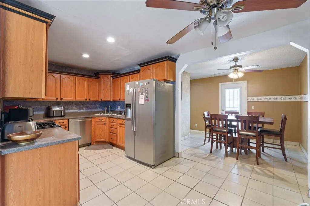 Additional image 14 of 913 E Virginia Way, Barstow, CA 92311