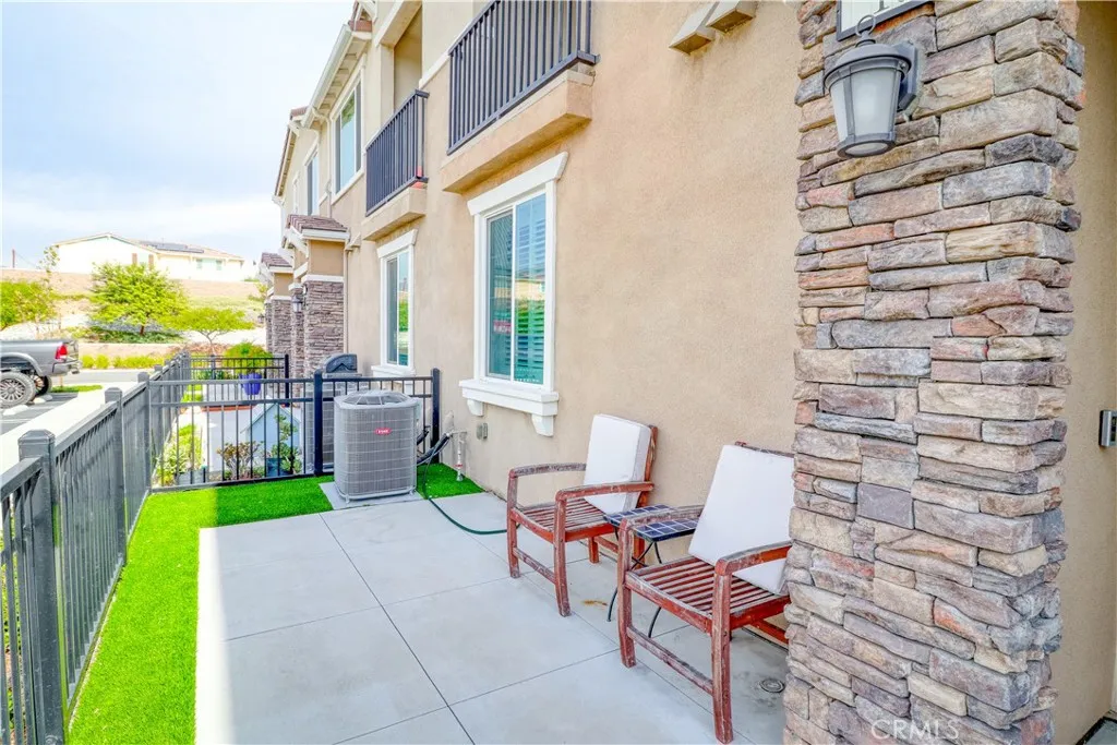 Additional image 5 of 16540 Wyndham Lane Unit 10, Fontana, CA 92336