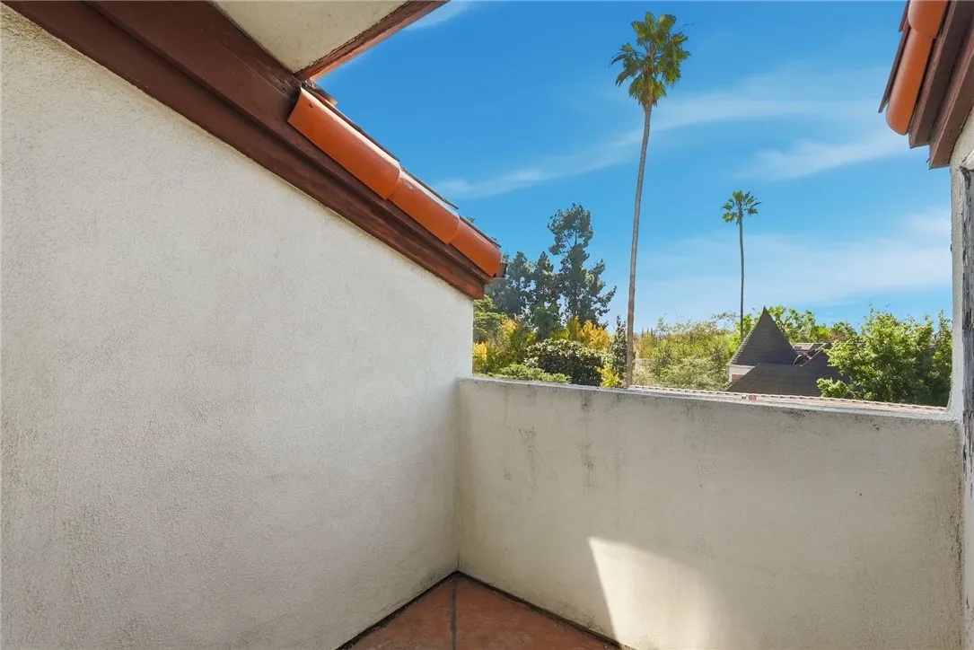 Additional image 57 of 871 S Lucerne Blvd Unit 2, Los Angeles, CA 90005