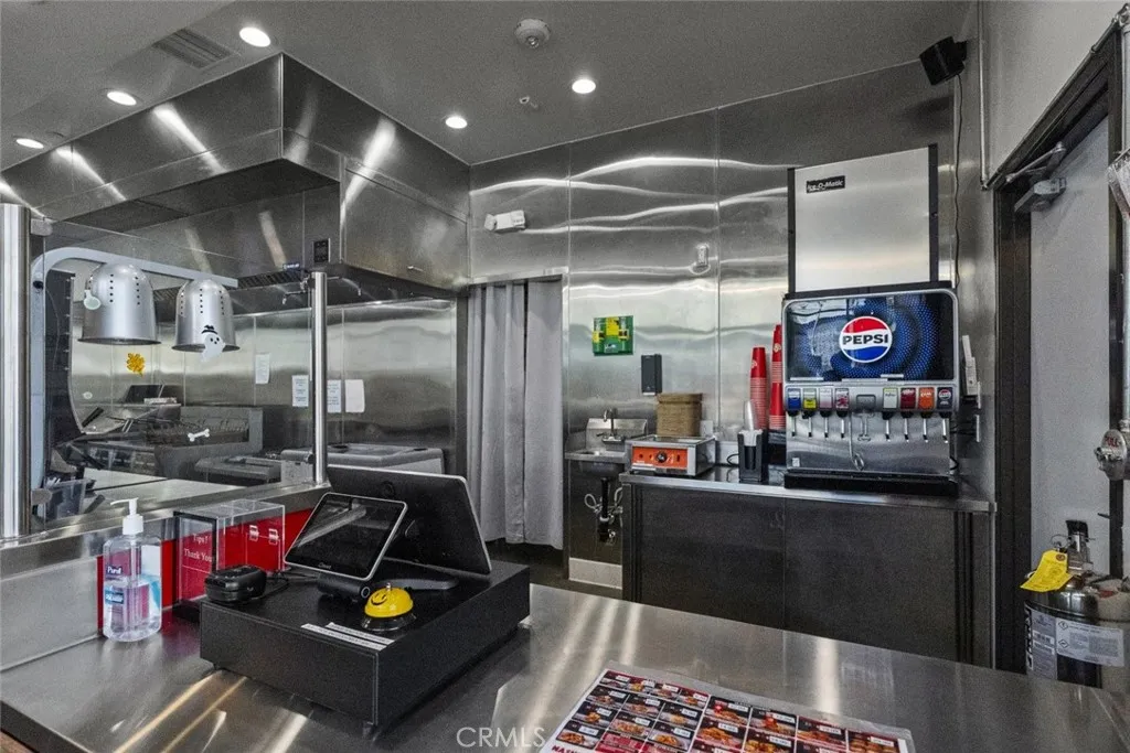 Additional image 7 of 330 Westlake Avenue N Unit 100, Los Angeles, CA 90026