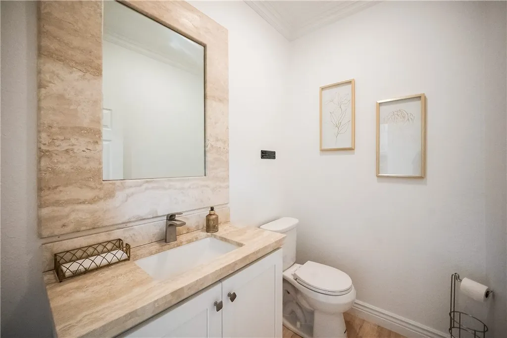 Additional image 20 of 2019 Sunset Plaza Drive, Los Angeles, CA 90069