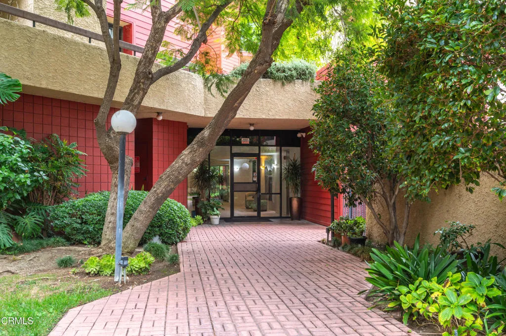 Additional image 4 of 3961 Via Marisol Unit 218, Los Angeles, CA 90042