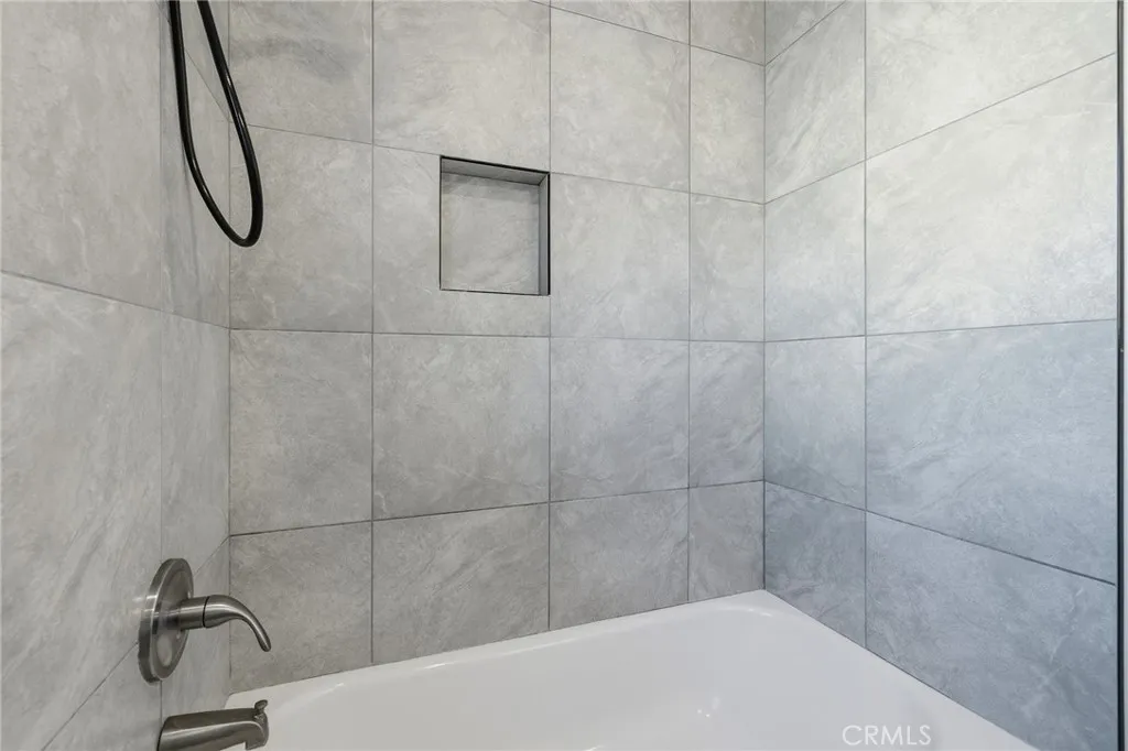 Additional image 74 of 13567 Valerio Street Unit F, Van Nuys, CA 91405