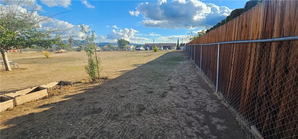 Additional image 15 of 16635 Elm St, Hesperia, CA 92345