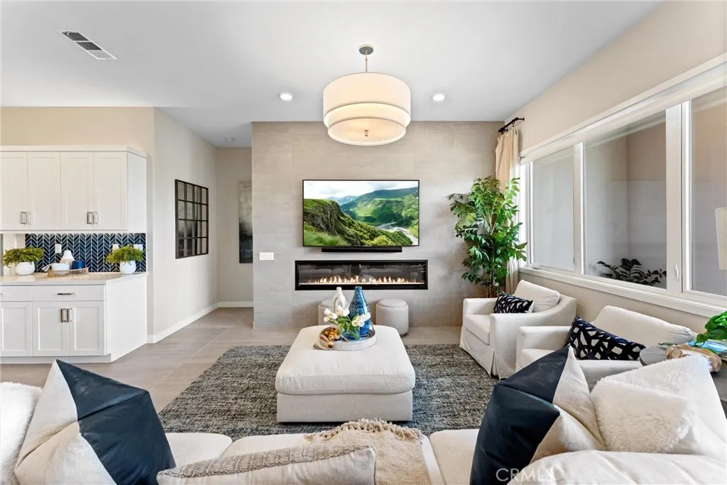 Additional image 67 of 419 Transport, Tustin, CA 92782